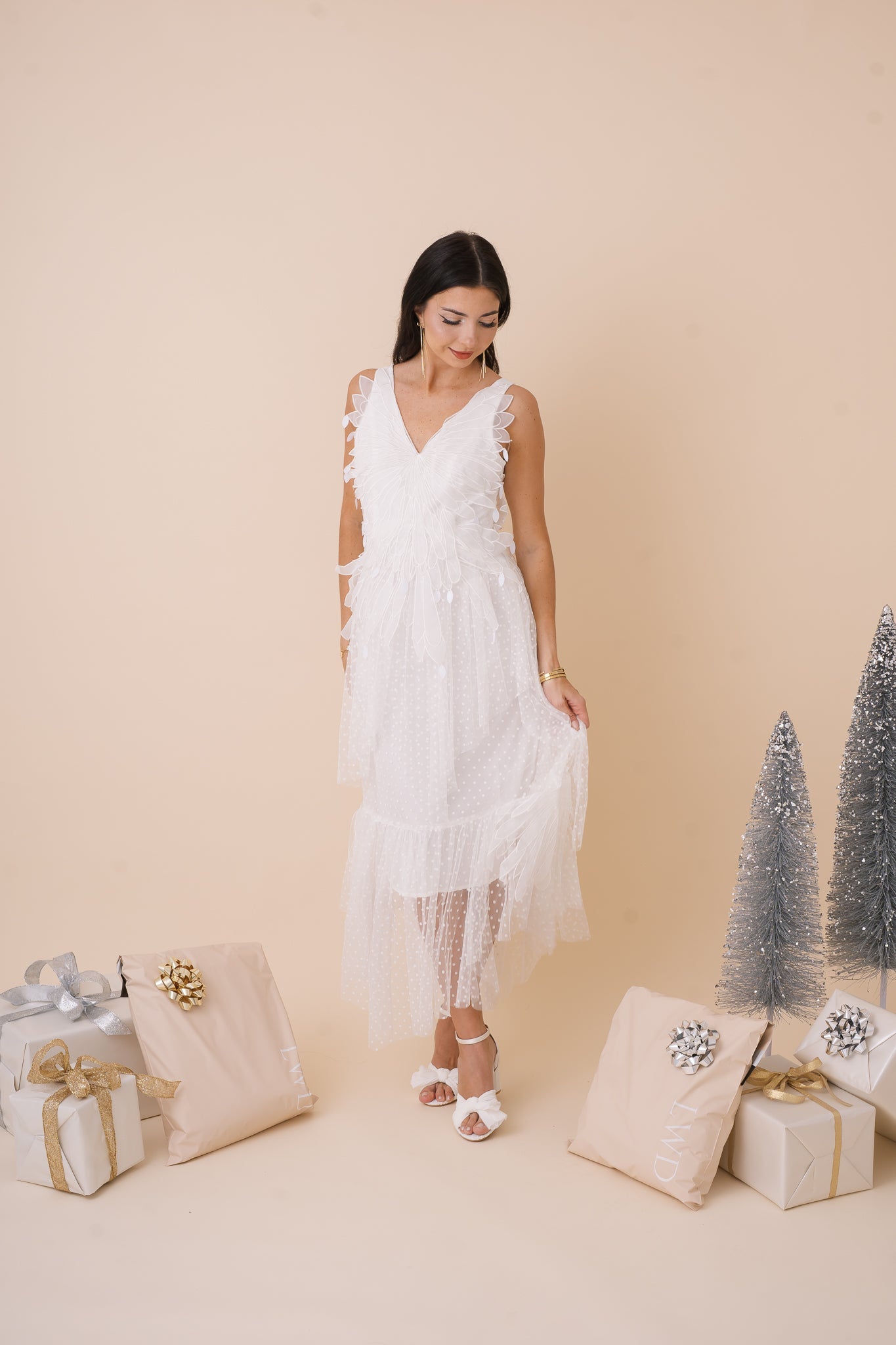 Sleeveless Rhythmic Appliqued Tulle Midi Dress